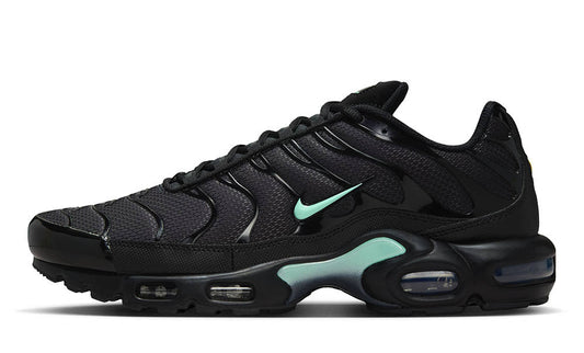 Nike - Black/Mint TN’s